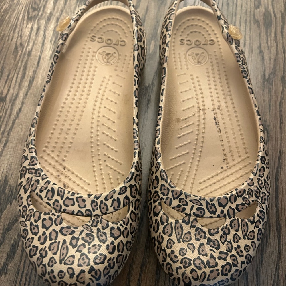 CROCS women’s Leopard Print Ballet Flats